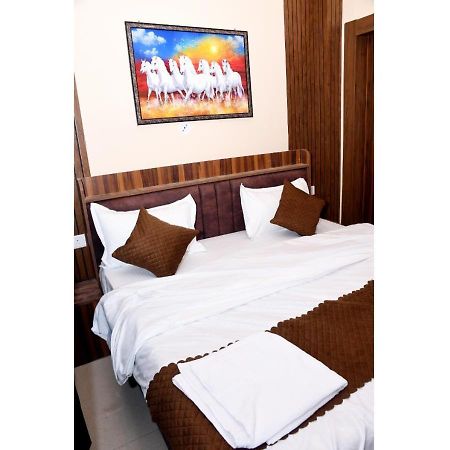 Tirupati Balaji Inn Bageshwar Dham Basāri Εξωτερικό φωτογραφία