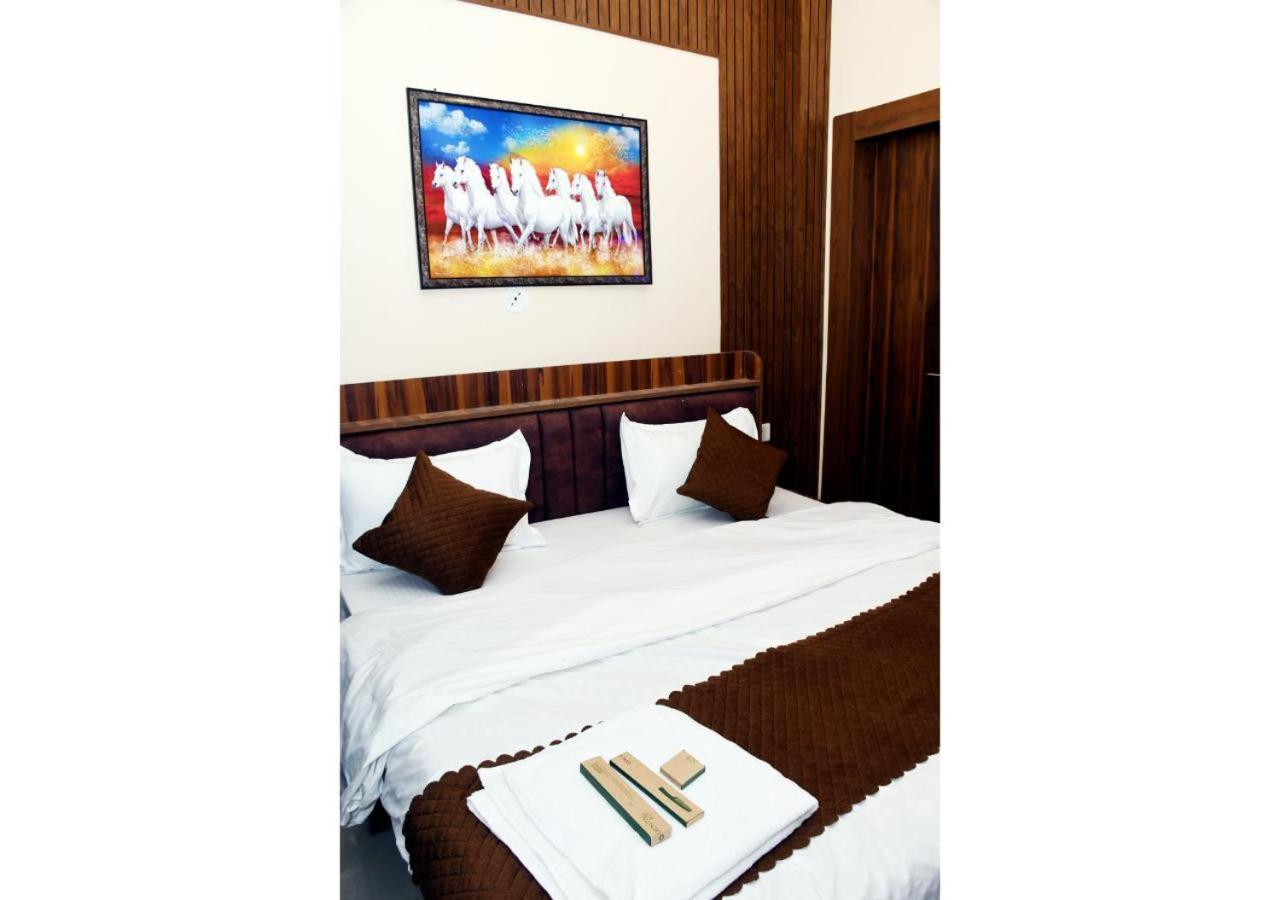 Tirupati Balaji Inn Bageshwar Dham Basāri Εξωτερικό φωτογραφία